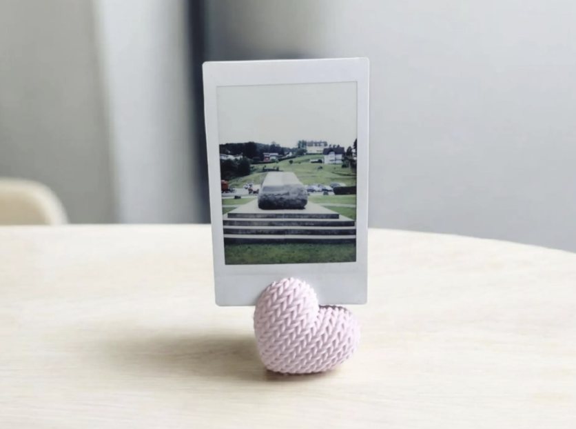 Suporte de Foto Coração de Tricô — Brotei Daqui